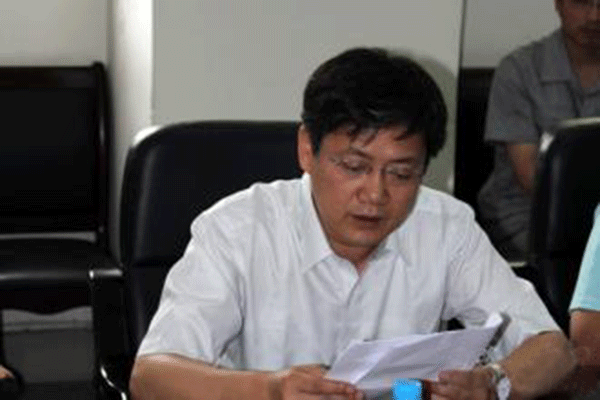 西瑪電機董事長楊允成被評為“陜西省十大民營企業(yè)家”。 西瑪電機董事長楊允成被評為“陜西省十大民營企業(yè)家”。