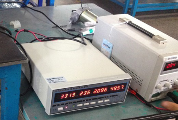 關于電機電壓和轉(zhuǎn)速的選擇方法 關于電機電壓和轉(zhuǎn)速的選擇方法